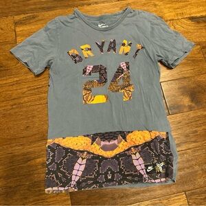 Nike Kobe Bryant Graphic Tee with gold and Purple Accents NBA basketball